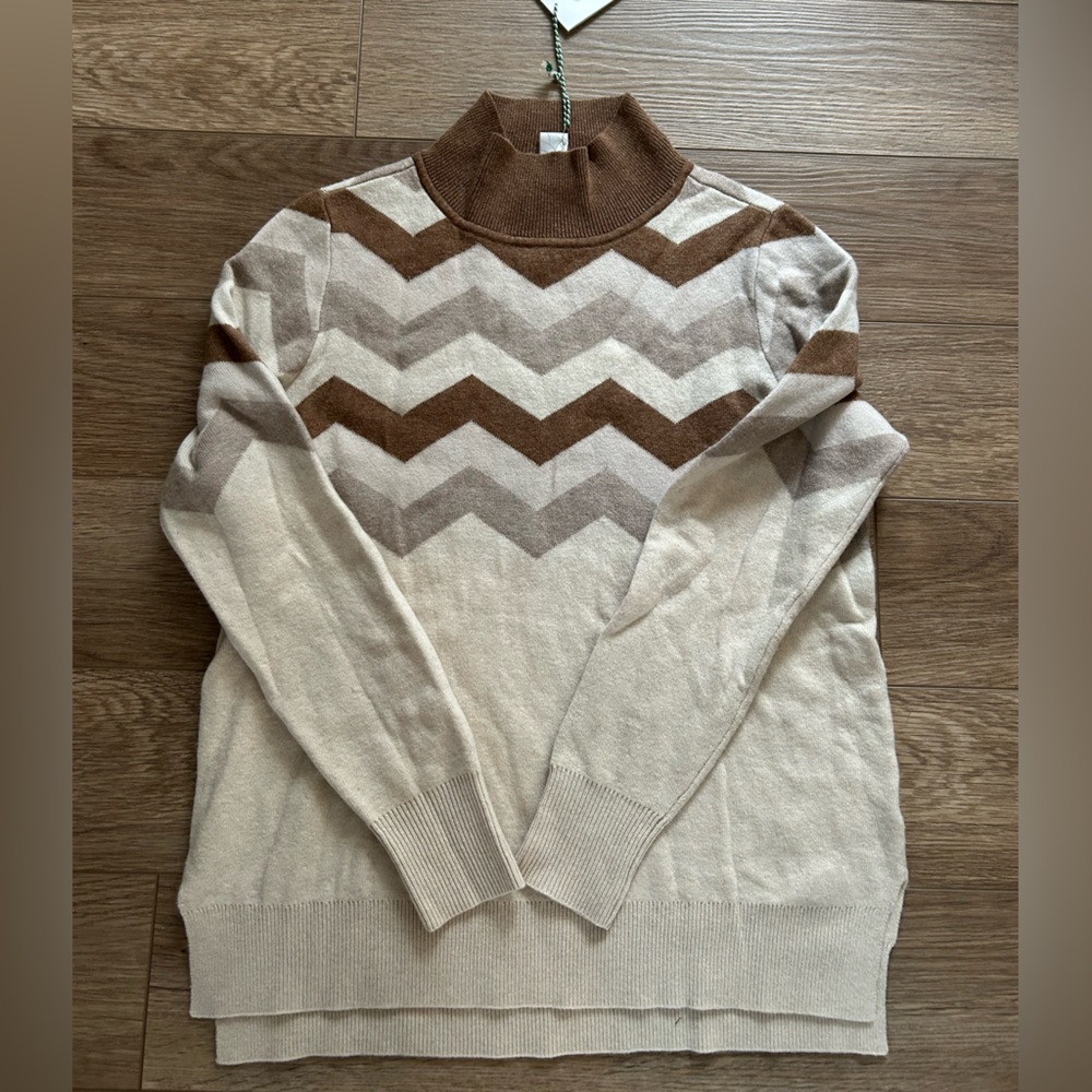 Aventura sweater NWT